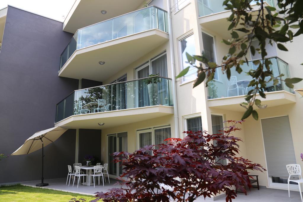 Beach Apartments Dumicic Подстрана Екстериор снимка