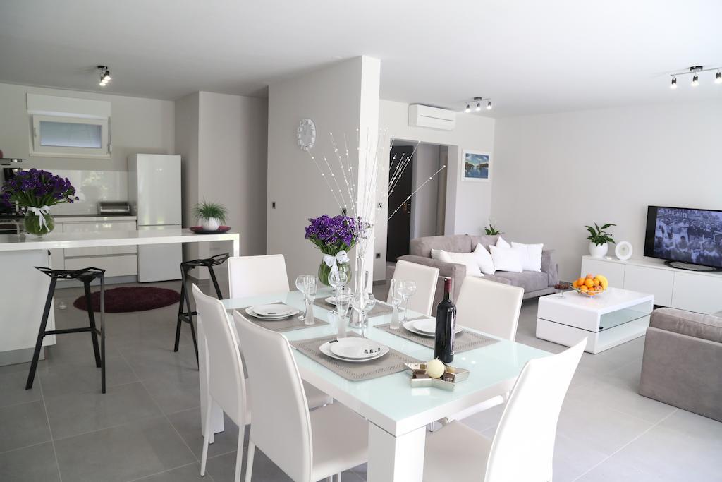 Beach Apartments Dumicic Подстрана Стая снимка