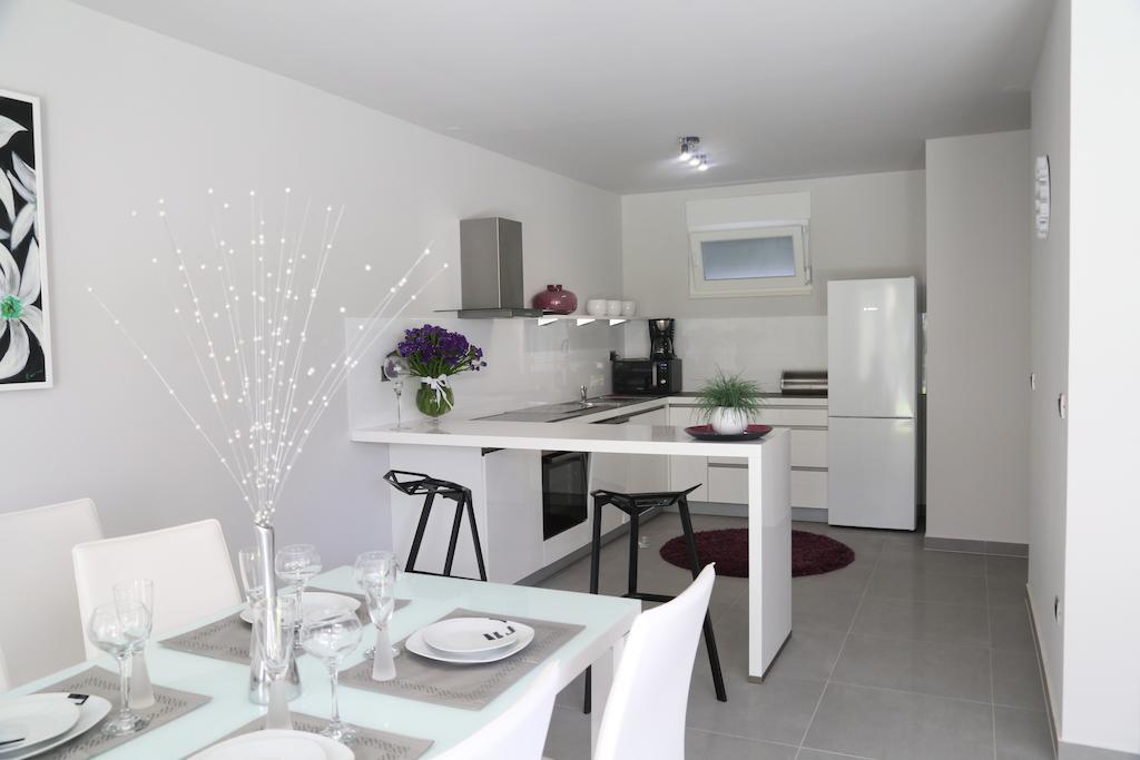 Beach Apartments Dumicic Подстрана Стая снимка